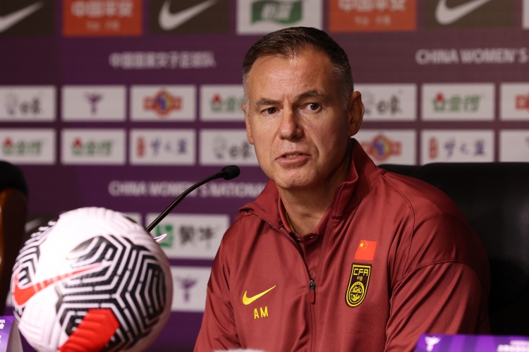 v站体育-北青谈米利西奇留任：增补本土教练进教练组，为中国女足提供支持