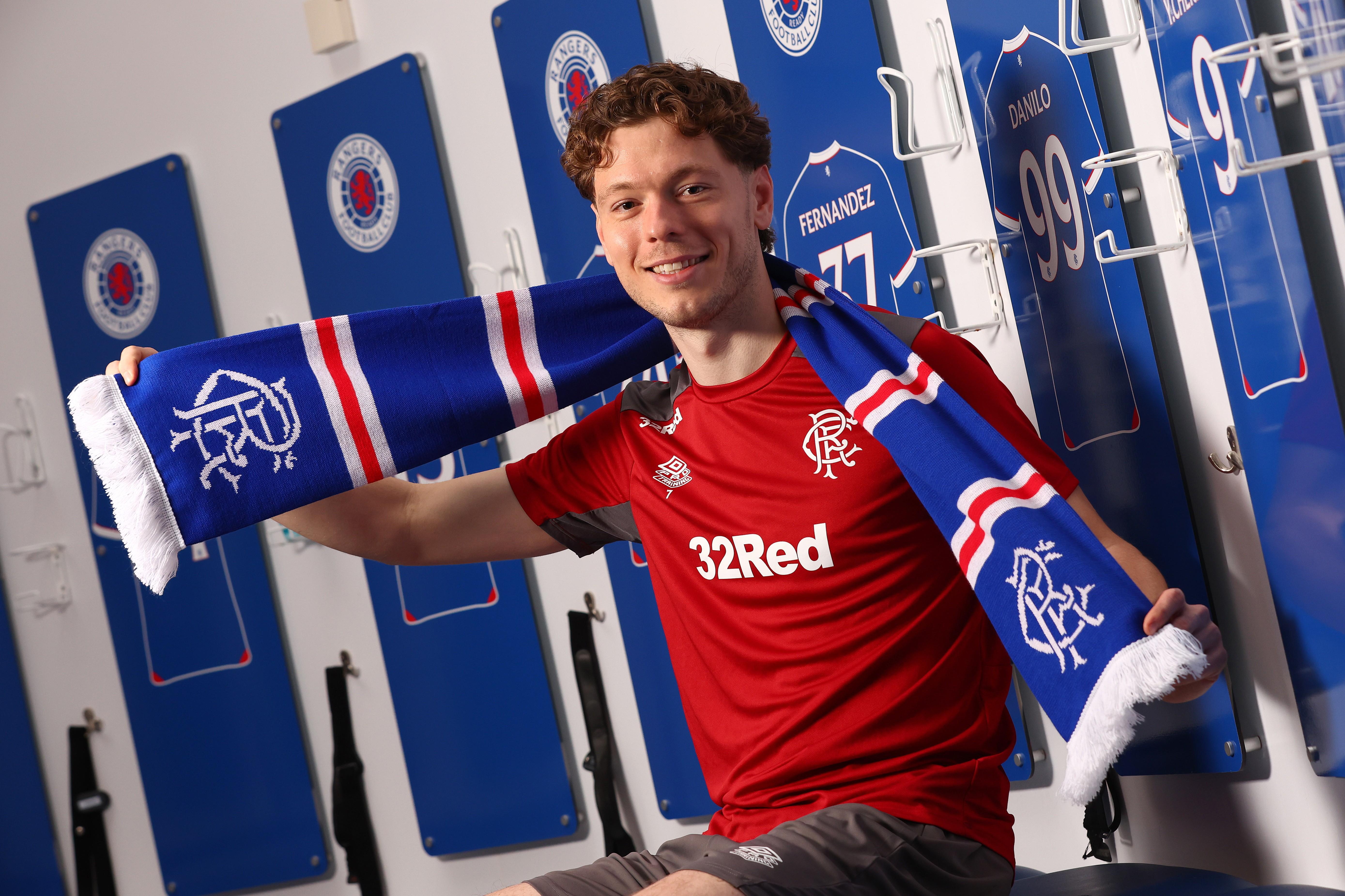 v体育-官方：沃尔夫斯堡边锋奥尔森租借加盟流浪者，含选择买断条款