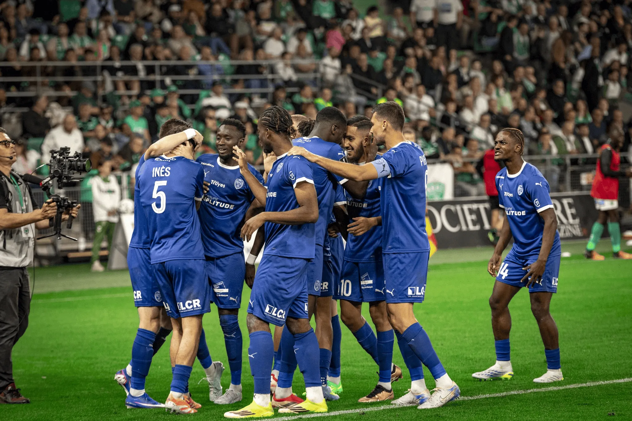 v体育-特鲁瓦3-0圣埃蒂安提前两轮重返法甲，第7次升法甲历史最多